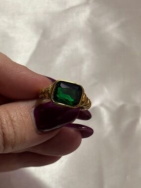 Gold Plated Fashion Ring with Emerald Green Stone NWOT
